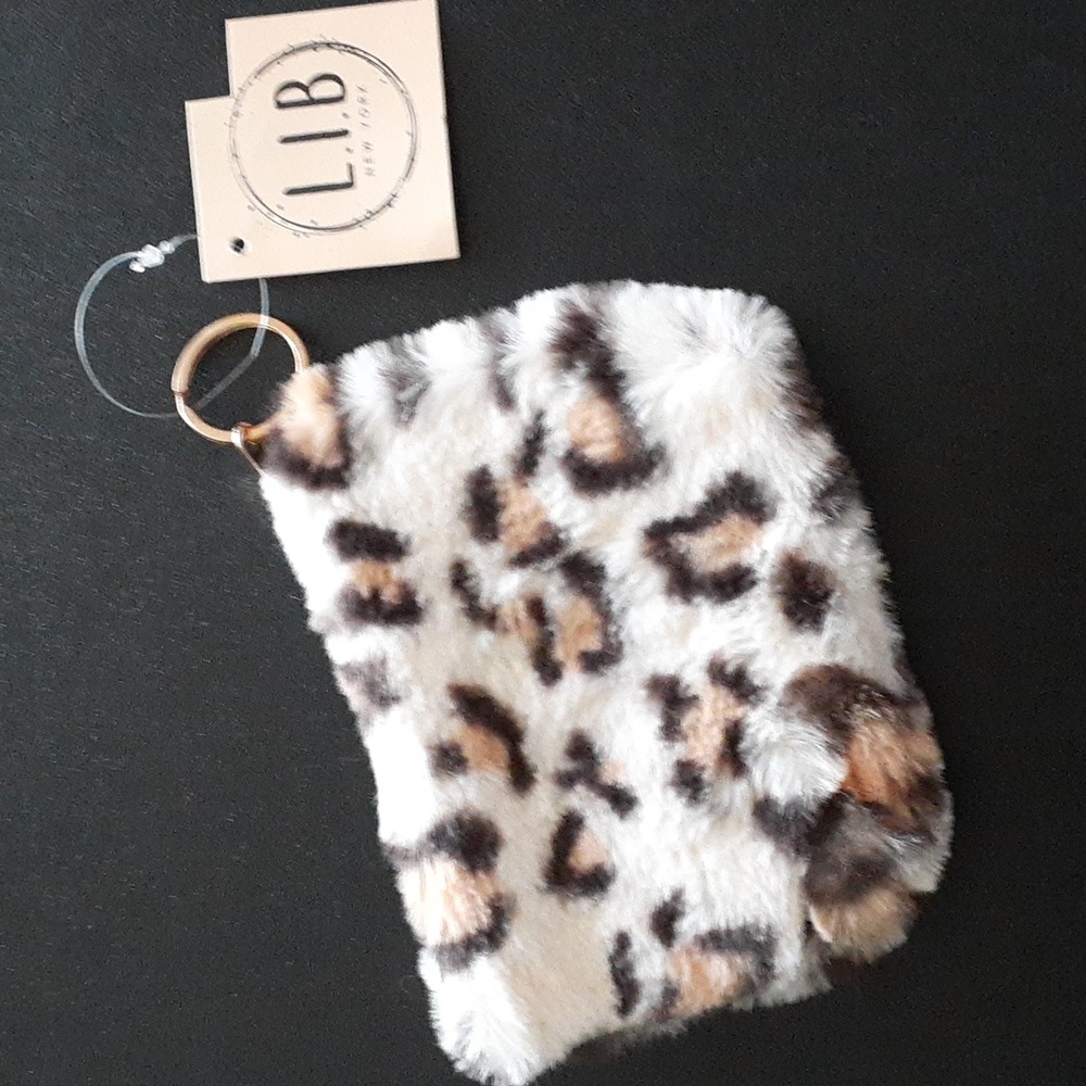 NWT Fuzzy Animal Print Zippered Mini Purse P109